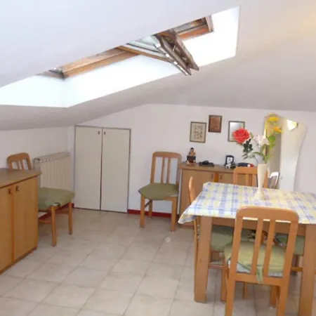 Apartment Mansarda Luminosissima Vicino Al Mare